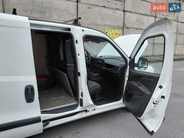 Белый Фиат Добло, объемом двигателя 1.37 л и пробегом 171 тыс. км за 5500 $, фото 13 на Automoto.ua