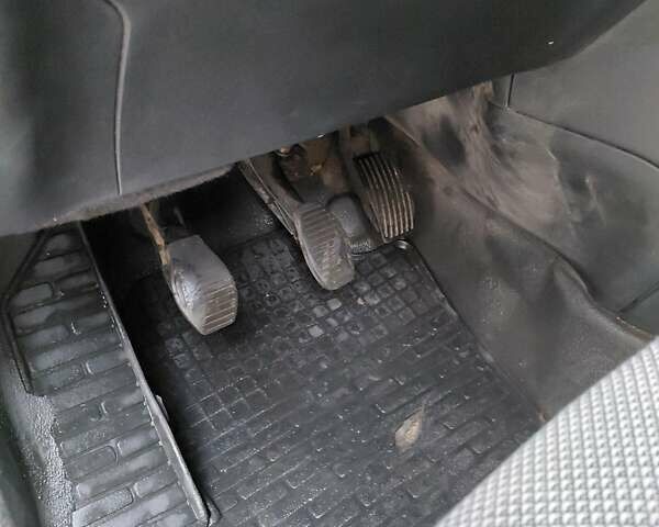 Белый Фиат Добло, объемом двигателя 1.37 л и пробегом 171 тыс. км за 5500 $, фото 12 на Automoto.ua