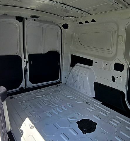 Белый Фиат Добло, объемом двигателя 1.3 л и пробегом 98 тыс. км за 10100 $, фото 4 на Automoto.ua