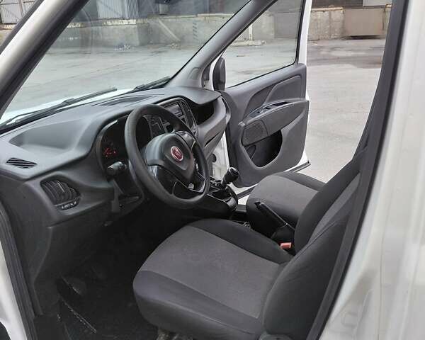 Белый Фиат Добло, объемом двигателя 1.37 л и пробегом 171 тыс. км за 5500 $, фото 10 на Automoto.ua