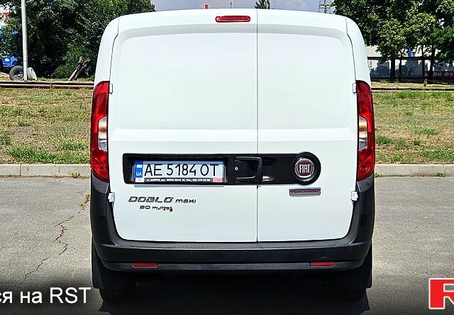 Белый Фиат Добло, объемом двигателя 1.3 л и пробегом 98 тыс. км за 10100 $, фото 6 на Automoto.ua