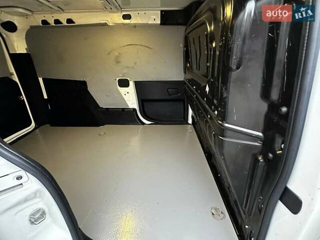 Білий Фіат Добло, об'ємом двигуна 1.6 л та пробігом 267 тис. км за 9300 $, фото 21 на Automoto.ua