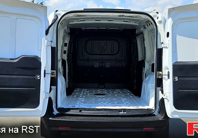 Белый Фиат Добло, объемом двигателя 1.3 л и пробегом 98 тыс. км за 10100 $, фото 7 на Automoto.ua