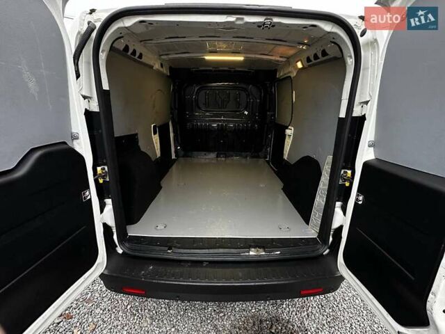 Білий Фіат Добло, об'ємом двигуна 1.6 л та пробігом 267 тис. км за 9300 $, фото 22 на Automoto.ua