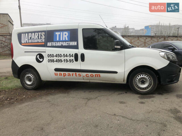 Белый Фиат Добло, объемом двигателя 1.37 л и пробегом 127 тыс. км за 9500 $, фото 6 на Automoto.ua