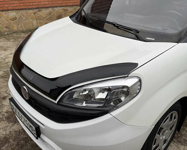 Белый Фиат Добло, объемом двигателя 1.6 л и пробегом 195 тыс. км за 12700 $, фото 9 на Automoto.ua