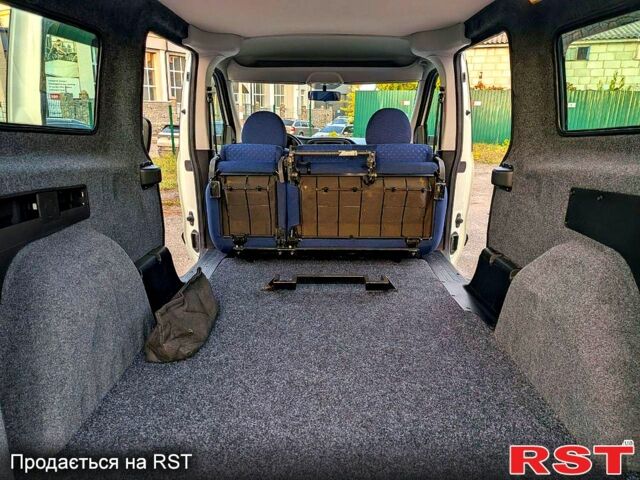 Белый Фиат Добло, объемом двигателя 1.3 л и пробегом 100 тыс. км за 10800 $, фото 9 на Automoto.ua