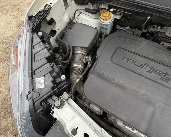 Белый Фиат Добло, объемом двигателя 1.6 л и пробегом 195 тыс. км за 12700 $, фото 43 на Automoto.ua