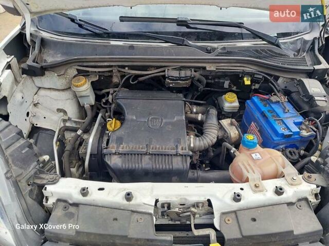 Белый Фиат Добло, объемом двигателя 1.37 л и пробегом 254 тыс. км за 7900 $, фото 8 на Automoto.ua