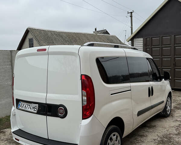 Белый Фиат Добло, объемом двигателя 1.6 л и пробегом 195 тыс. км за 12700 $, фото 5 на Automoto.ua