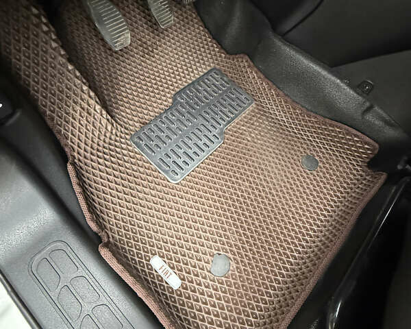 Белый Фиат Добло, объемом двигателя 1.6 л и пробегом 195 тыс. км за 12700 $, фото 32 на Automoto.ua