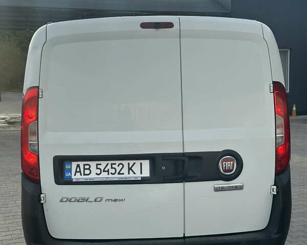 Белый Фиат Добло, объемом двигателя 1.2 л и пробегом 171 тыс. км за 9900 $, фото 4 на Automoto.ua