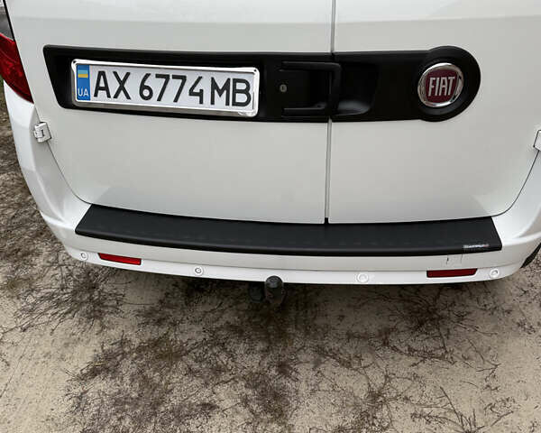 Белый Фиат Добло, объемом двигателя 1.6 л и пробегом 195 тыс. км за 12700 $, фото 13 на Automoto.ua