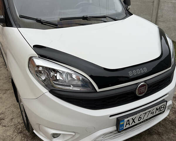 Белый Фиат Добло, объемом двигателя 1.6 л и пробегом 195 тыс. км за 12700 $, фото 8 на Automoto.ua