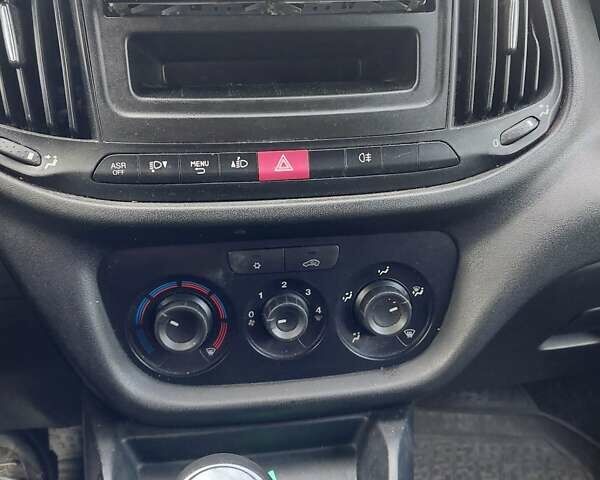 Белый Фиат Добло, объемом двигателя 1.37 л и пробегом 254 тыс. км за 7900 $, фото 5 на Automoto.ua