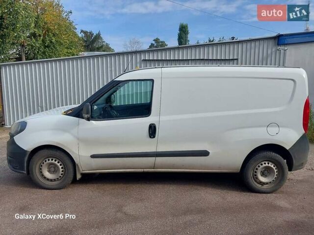 Белый Фиат Добло, объемом двигателя 1.37 л и пробегом 254 тыс. км за 7900 $, фото 4 на Automoto.ua