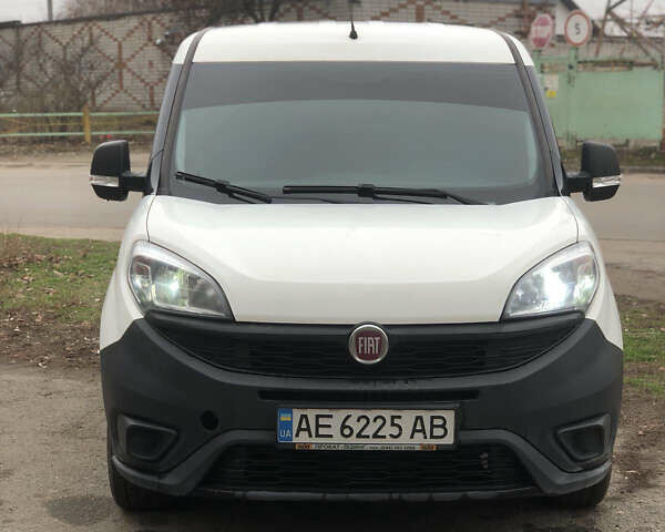 Белый Фиат Добло, объемом двигателя 1.37 л и пробегом 127 тыс. км за 9500 $, фото 4 на Automoto.ua