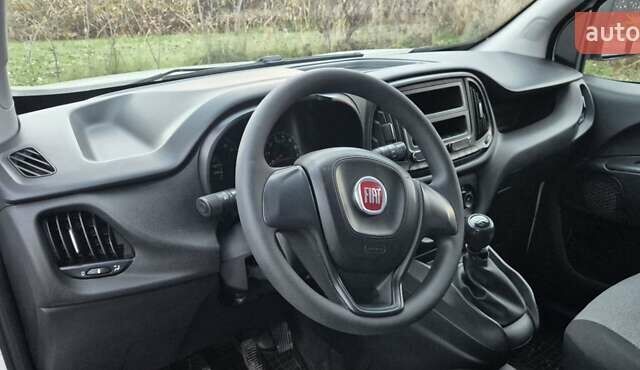 Белый Фиат Добло, объемом двигателя 1.37 л и пробегом 176 тыс. км за 6900 $, фото 13 на Automoto.ua