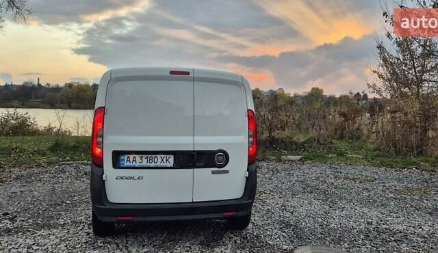 Белый Фиат Добло, объемом двигателя 1.37 л и пробегом 176 тыс. км за 6900 $, фото 7 на Automoto.ua