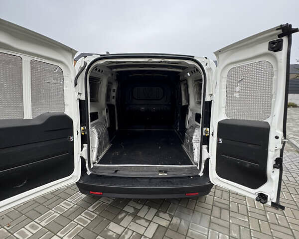 Білий Фіат Добло, об'ємом двигуна 1.25 л та пробігом 111 тис. км за 9500 $, фото 15 на Automoto.ua