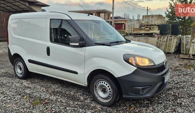 Белый Фиат Добло, объемом двигателя 1.37 л и пробегом 176 тыс. км за 6900 $, фото 4 на Automoto.ua