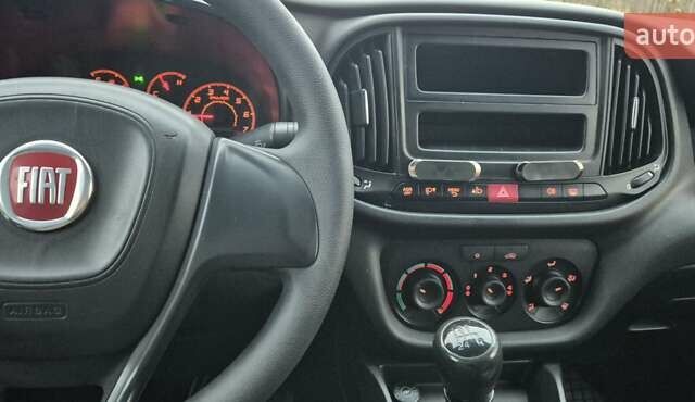 Белый Фиат Добло, объемом двигателя 1.37 л и пробегом 176 тыс. км за 6900 $, фото 17 на Automoto.ua