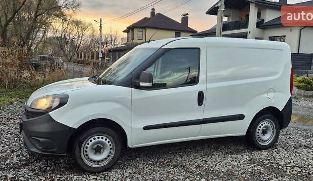 Белый Фиат Добло, объемом двигателя 1.37 л и пробегом 176 тыс. км за 6900 $, фото 5 на Automoto.ua