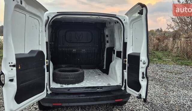 Белый Фиат Добло, объемом двигателя 1.37 л и пробегом 176 тыс. км за 6900 $, фото 8 на Automoto.ua