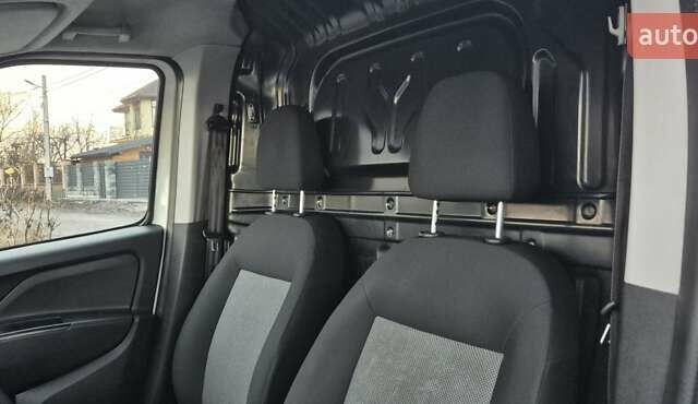 Белый Фиат Добло, объемом двигателя 1.37 л и пробегом 176 тыс. км за 6900 $, фото 11 на Automoto.ua