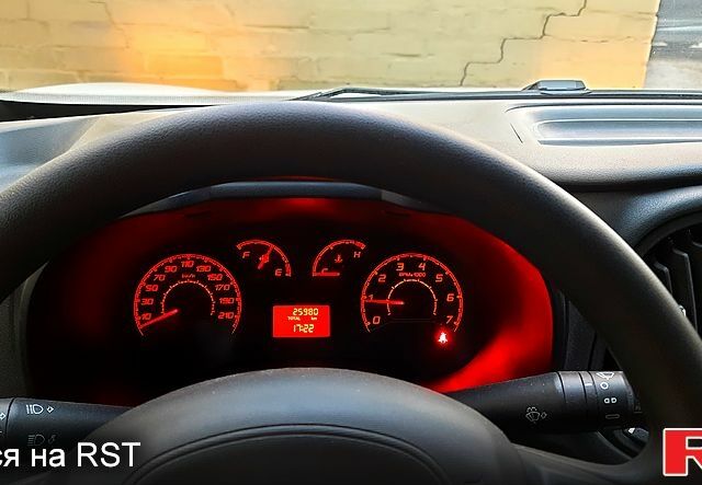 Білий Фіат Добло, об'ємом двигуна 1.3 л та пробігом 25 тис. км за 13000 $, фото 2 на Automoto.ua