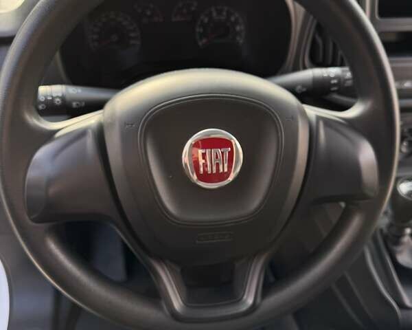 Белый Фиат Добло, объемом двигателя 1.6 л и пробегом 85 тыс. км за 14200 $, фото 15 на Automoto.ua