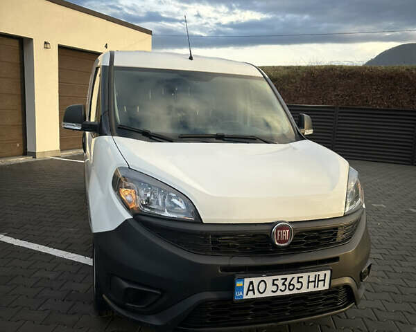 Белый Фиат Добло, объемом двигателя 1.37 л и пробегом 15 тыс. км за 14900 $, фото 3 на Automoto.ua