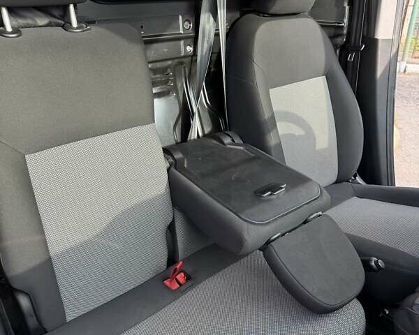 Белый Фиат Добло, объемом двигателя 1.6 л и пробегом 85 тыс. км за 14200 $, фото 12 на Automoto.ua