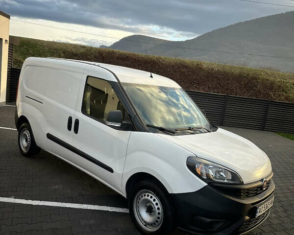 Белый Фиат Добло, объемом двигателя 1.37 л и пробегом 15 тыс. км за 14900 $, фото 4 на Automoto.ua