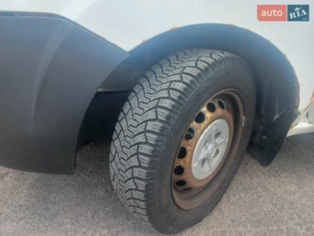 Білий Фіат Добло, об'ємом двигуна 1.4 л та пробігом 296 тис. км за 2900 $, фото 14 на Automoto.ua