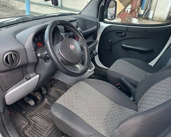 Білий Фіат Добло, об'ємом двигуна 1.4 л та пробігом 296 тис. км за 2900 $, фото 8 на Automoto.ua