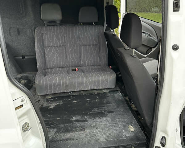 Белый Фиат Добло, объемом двигателя 1.25 л и пробегом 172 тыс. км за 6800 $, фото 12 на Automoto.ua