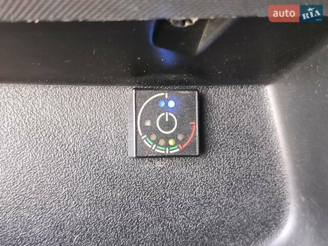 Белый Фиат Добло, объемом двигателя 1.37 л и пробегом 299 тыс. км за 4590 $, фото 19 на Automoto.ua