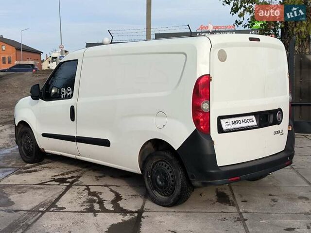 Белый Фиат Добло, объемом двигателя 1.37 л и пробегом 299 тыс. км за 4590 $, фото 4 на Automoto.ua