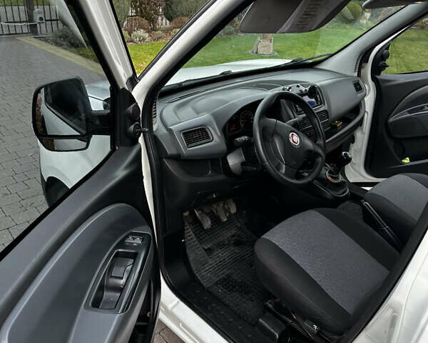 Белый Фиат Добло, объемом двигателя 1.25 л и пробегом 172 тыс. км за 6800 $, фото 7 на Automoto.ua