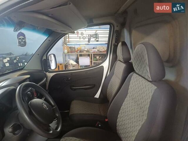 Белый Фиат Добло, объемом двигателя 1.25 л и пробегом 133 тыс. км за 5500 $, фото 3 на Automoto.ua