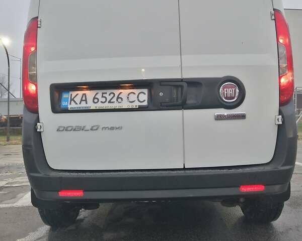 Белый Фиат Добло, объемом двигателя 1.25 л и пробегом 214 тыс. км за 8600 $, фото 8 на Automoto.ua