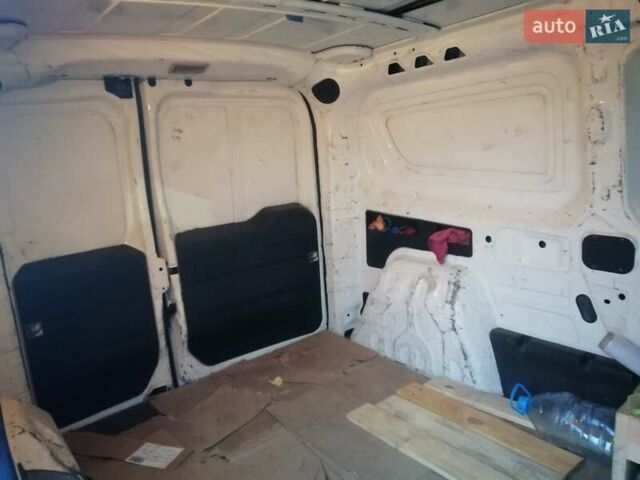 Белый Фиат Добло, объемом двигателя 1.25 л и пробегом 214 тыс. км за 8600 $, фото 3 на Automoto.ua