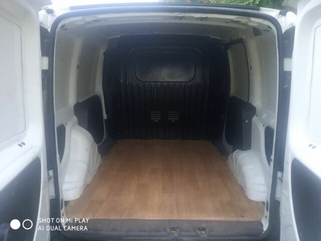 Белый Фиат Добло, объемом двигателя 0 л и пробегом 242 тыс. км за 5500 $, фото 2 на Automoto.ua