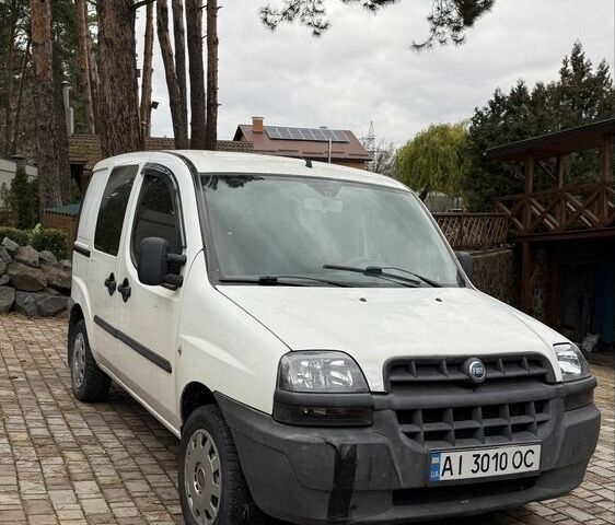 Белый Фиат Добло, объемом двигателя 1.2 л и пробегом 277 тыс. км за 2900 $, фото 3 на Automoto.ua