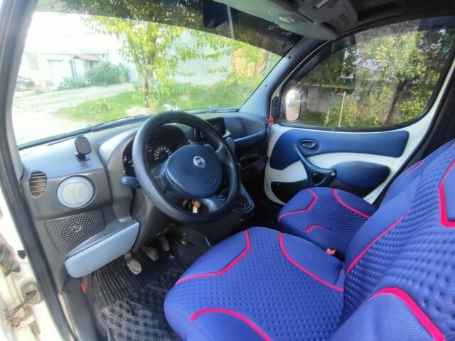 Білий Фіат Добло, об'ємом двигуна 1.9 л та пробігом 300 тис. км за 3000 $, фото 6 на Automoto.ua