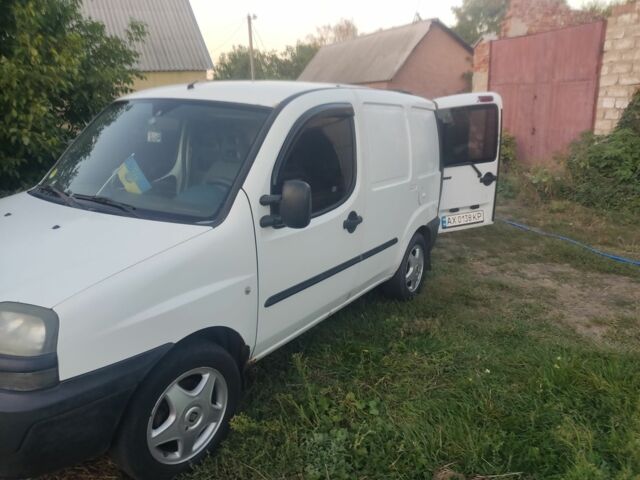 Белый Фиат Добло, объемом двигателя 1.9 л и пробегом 250 тыс. км за 2500 $, фото 2 на Automoto.ua