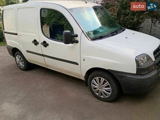 Белый Фиат Добло, объемом двигателя 1.2 л и пробегом 300 тыс. км за 2750 $, фото 5 на Automoto.ua