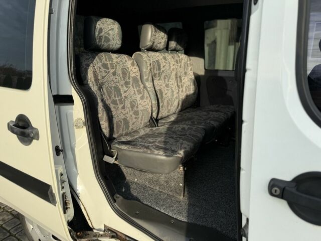 Белый Фиат Добло, объемом двигателя 1.3 л и пробегом 291 тыс. км за 3999 $, фото 21 на Automoto.ua