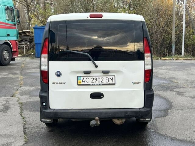 Белый Фиат Добло, объемом двигателя 1.6 л и пробегом 314 тыс. км за 1900 $, фото 4 на Automoto.ua